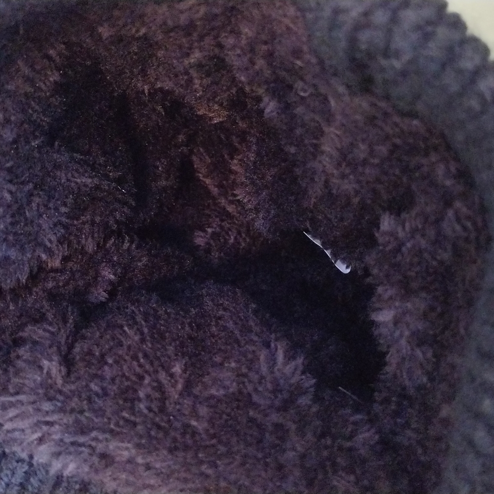 Women's Fox pom pom Cable knit cozy lined beanie black tan - Picture 4 of 4